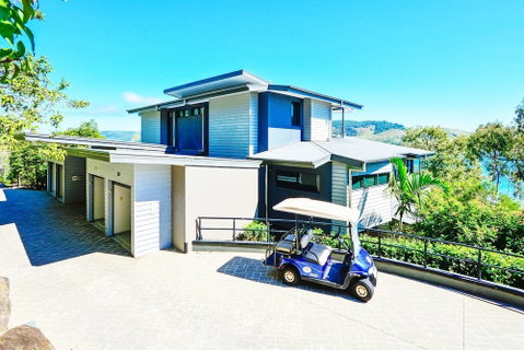 Villa 2 The Edge Oceanfront Â Deluxe 3 Bedroom Near Marina With Golf Buggy - Holiday Byron Bay 1