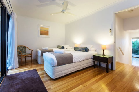 Shorelines 23 Hamilton Island 2 Bedroom Ocean View Â Near Marina With Golf Buggy - Holiday Byron Bay 4