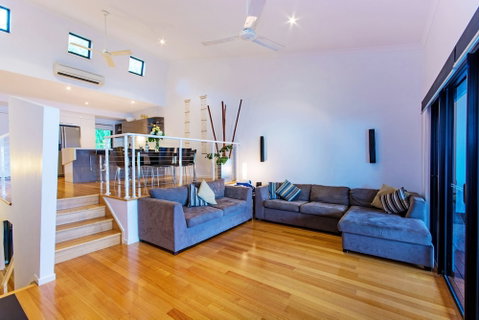 Shorelines 23 Hamilton Island 2 Bedroom Ocean View Â Near Marina With Golf Buggy - Holiday Byron Bay 3