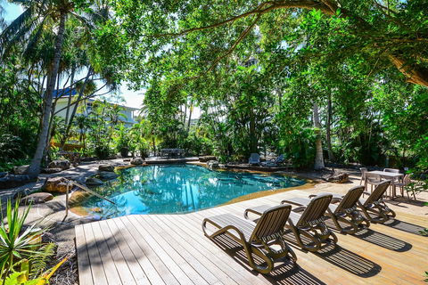 Poinciana 011 Deluxe 2 Bedroom Apartment Centrally Located With Golf Buggy - Holiday Byron Bay 2