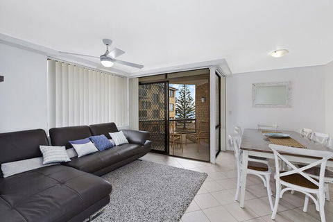 Sundowner Apartment 9 - Holiday Byron Bay 1