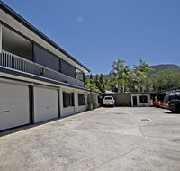 Rare Modern Unit w Private Fenced garden Close to The Beach PC5