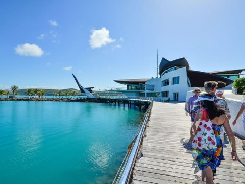 Yacht Club Villa 33-Serenity-Ocean Views With Golf Buggy - Holiday Byron Bay 6