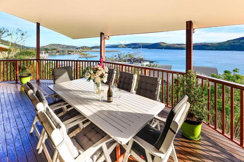NEWLY BEAUTFULLY RENOVATED 16 The Casuarina 3 Bedroom House With 180 Degree Ocean Views - Holiday Byron Bay 2