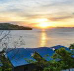 NEWLY BEAUTFULLY RENOVATED 16 The Casuarina 3 Bedroom House With 180 Degree Ocean Views - Holiday Byron Bay