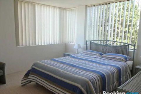4 The Point 5 7 Mitchell Street Stunnning Water Views With Air Conditioning - Holiday Byron Bay 5