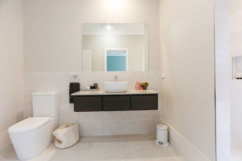 Figtree Cottage - Holiday Byron Bay 4
