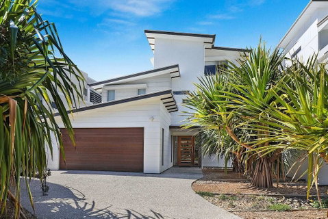 Northshor-Ultimate Beach House - Holiday Byron Bay 1