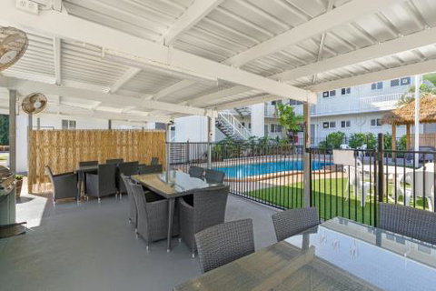 Cocos Holiday Apartments - Holiday Byron Bay 0