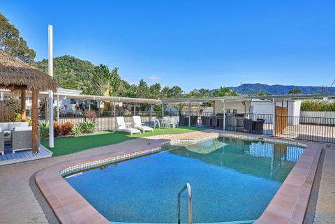 Cocos Holiday Apartments - Holiday Byron Bay 2