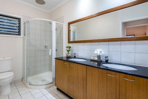 Casuarina 18 Ocean View House Central Location BBQ Golf Buggy - Holiday Byron Bay 4