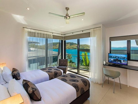 Edge Penthouse On Hamilton Island - Holiday Byron Bay 1