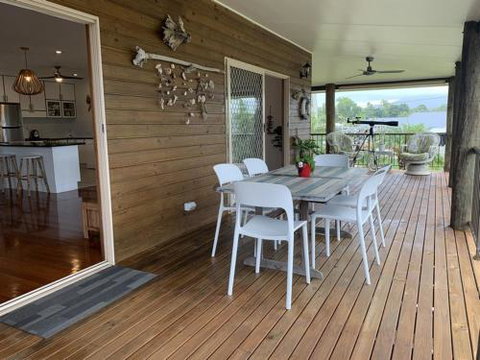 Ocean Breeze - Holiday Byron Bay 1