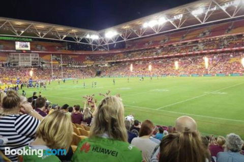 3br Stylish Apt CBD River & City Views SpaSaunaPoolWIFINetflix - Holiday Byron Bay 4