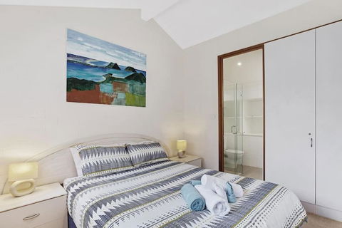 Spacious Townhouse Complete With Floating Mooring! - Holiday Byron Bay 1
