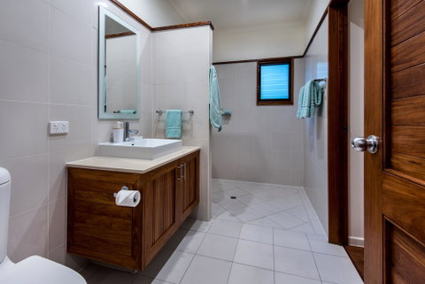 Iluka Luxury House With Ocean Views On Half Acre With Pool And Two Golf Buggies - Holiday Byron Bay 5