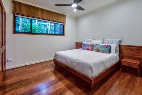 Iluka Luxury House With Ocean Views On Half Acre With Pool And Two Golf Buggies - Holiday Byron Bay 4
