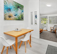 Tropical on McKenzie MK1 - Holiday Byron Bay