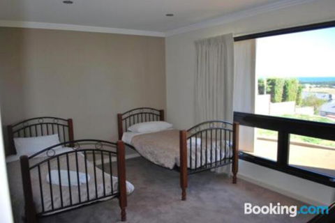 Eagles Nest - Holiday Byron Bay 2