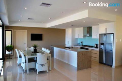 Eagles Nest - Holiday Byron Bay 5