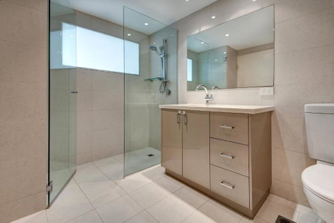 2 Bedroom Poinciana Lodge - Holiday Byron Bay 2