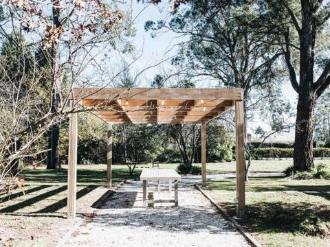 KIRRIEMUIR Burradoo Southern Highlands 4pm Check Out Sunday - Holiday Byron Bay 3