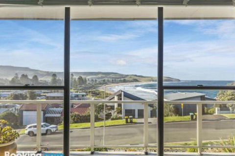 QUARTERDECK Gerringong 4pm Check Out Sundays - Holiday Byron Bay 1