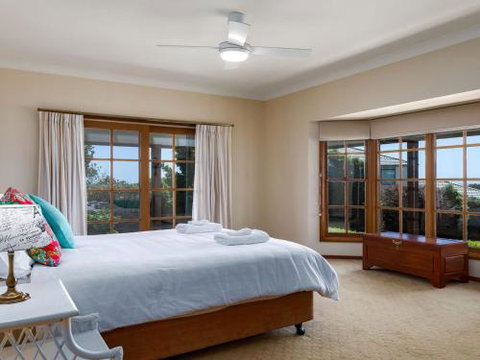 GULL HOUSE Kiama 4pm Check Out Sundays - Holiday Byron Bay 1