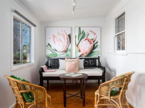 SEAWAYS Gerroa 4pm Check Out On Sunday - Holiday Byron Bay 4