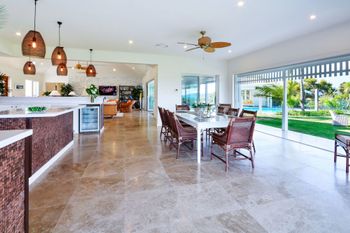 Whitehaven Luxury 5 Bedroom 5 Bathroom House Ocean View With 2 Golf Bu - Holiday Byron Bay 1