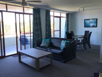 FATHOMS 19 - Holiday Byron Bay 6