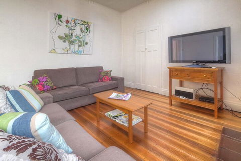 Youngs Cottage - Holiday Byron Bay 2