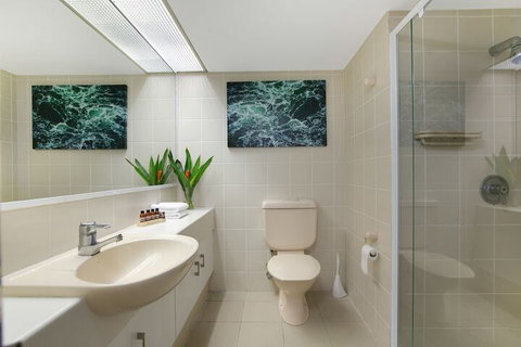 Cairns Oceanview At 181 The Esplanade 34 - Holiday Byron Bay 3