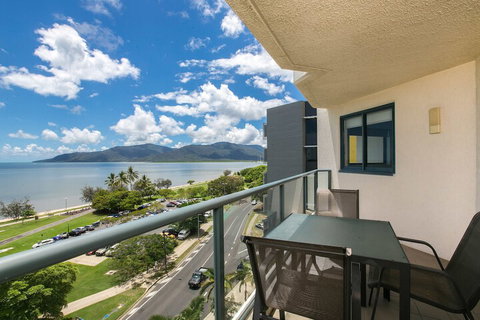 Cairns Oceanview At 181 The Esplanade 34 - Holiday Byron Bay 6