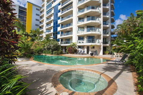 Cairns Oceanview At 181 The Esplanade 34 - Holiday Byron Bay 1