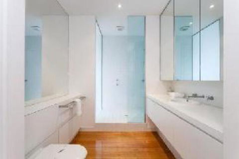 Anglesea Surf Beach Apartments - Holiday Byron Bay 1