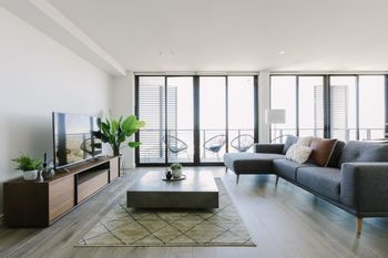 Super Spacious City View Apartments - Holiday Byron Bay 0