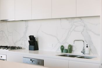 Super Spacious City View Apartments - Holiday Byron Bay 5
