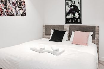 Zenith Melbourne Central - Holiday Byron Bay 2