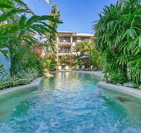 Sea Point on Trinity Beach - Holiday Byron Bay