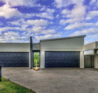 Blue Lagoon Villa B - Holiday Byron Bay
