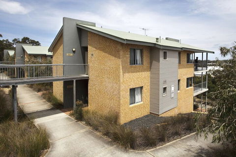 ECU Village Bunbury - Holiday Byron Bay 1