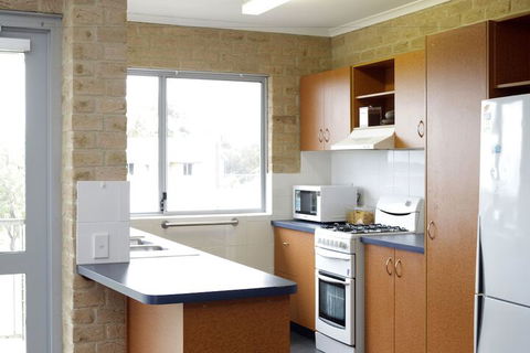 ECU Village Bunbury - Holiday Byron Bay 7