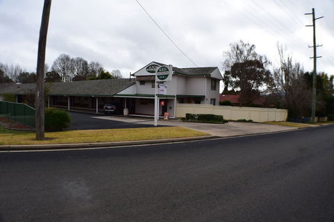 Acacia Motor Inn Armidale - Holiday Byron Bay 1