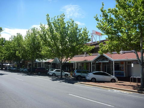 Adelaide Travellers Inn - Hostel - Holiday Byron Bay 0