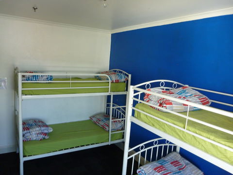 Adelaide Travellers Inn - Hostel - Holiday Byron Bay 6