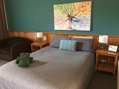 Moe Motor Inn - Holiday Byron Bay 4