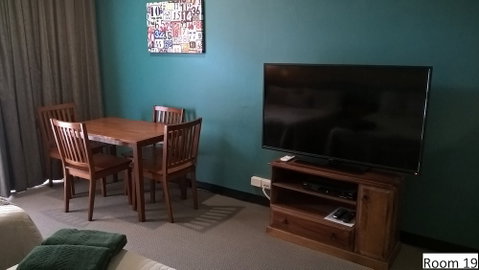 Moe Motor Inn - Holiday Byron Bay 3