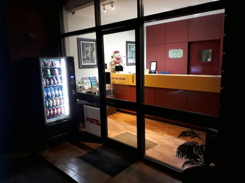 Moe Motor Inn - Holiday Byron Bay 2