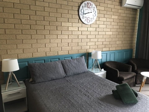 Moe Motor Inn - Holiday Byron Bay 6